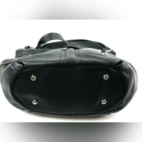 Black Women's Leather Tote Shoulder Bag - Picture 2 of 12